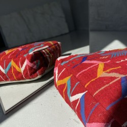 Пуф шерстяной pouf BLOCK red