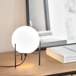 Настольная лампа Seina из стали с черной отделкой