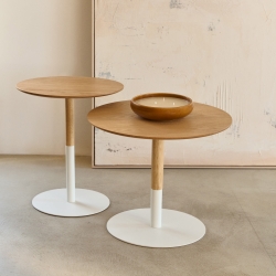 Watse Набор из 2 круглых столиков из шпона дуба и матового белого металла