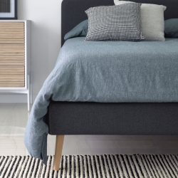 Чехол для подушки Idaira из 100% льна в черно-белую полоску 45 x 45 см