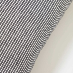 Чехол для подушки Idaira из 100% льна в черно-белую полоску 45 x 45 см