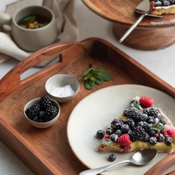 Elissa Маленький поднос из дерева акации