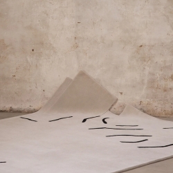 Ковер Chillida Gravitación Tinta 1996