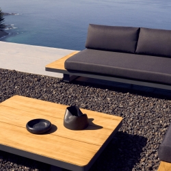 5-местный угловой диван и стол Tosqueta из алюминия и массива тикового дерева