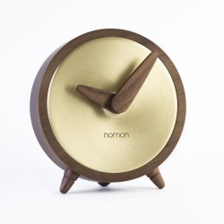 Часы Nomon Atomo Gold (корпус - орех/основание - латунь/стрелки - орех).  D=10см, H=10,5см