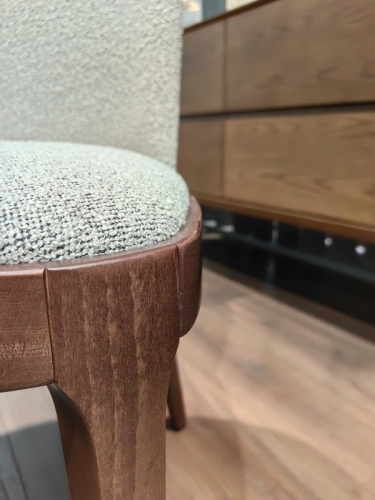 Стул Garbo ткань Loop 07, итальянский орех