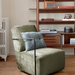 Кресло Gamer из зеленой синели и металла с черной отделкой