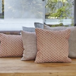 Подушка Raw Pink 50x50