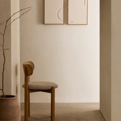 Стул Nebai из бежевой синели с каркасом из массива дуба и натуральной отделкой FSC MIX Credit