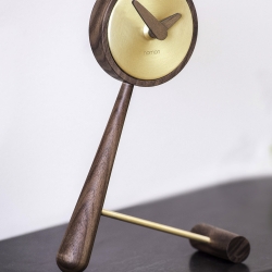 Часы Nomon Puntero Mini Gold G, латунь/орех. D=18см, H=26см