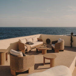 Журнальный столик Xoriguer из массива эвкалипта Ø95 см