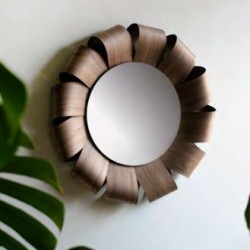 Зеркало Brisa серебристое стекло в раме из орехового дерева