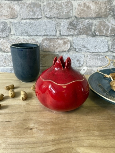 Сахарница с крышкой и ложкой керамика Terra Design GRNT01