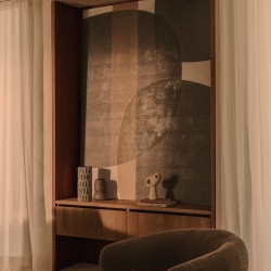 Granite Кресло из зеленого шенилла и массива ясеня в отделке орех