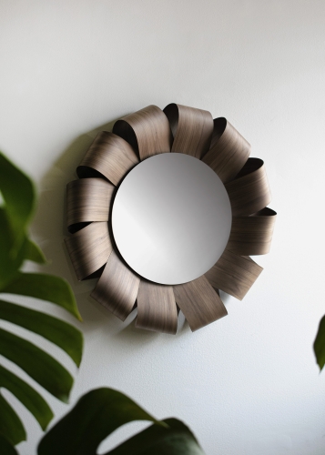 Зеркало Brisa XL серебристое стекло в раме из орехового дерева