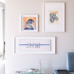 Картина Fedra бело-бежевая с лицами в очках 50 х 70 см