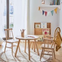 Детский стул Kristie из массива каучука с натуральной отделкой