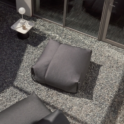 Пуф Square темно-серого цвета для садового модульного дивана 101 x 101 см