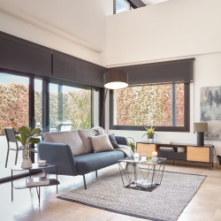 Металлическая настольная лампа Domicina с черным и серым покрытием