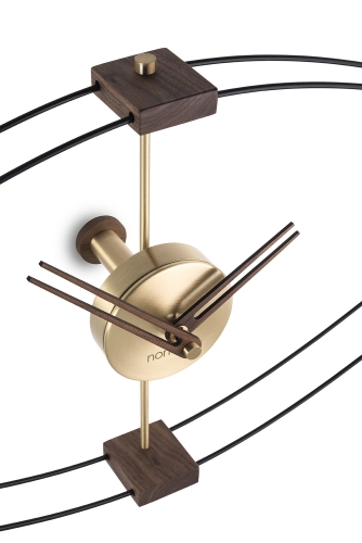 Часы Nomon Look mini  (основание - черный фиберглас /стрелки - орех/центр - полированная латунь).  L=104см Н=33см,