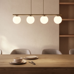 Подвесной светильник Mahala из стали с латунной отделкой и четырьмя сферами из матового стекла