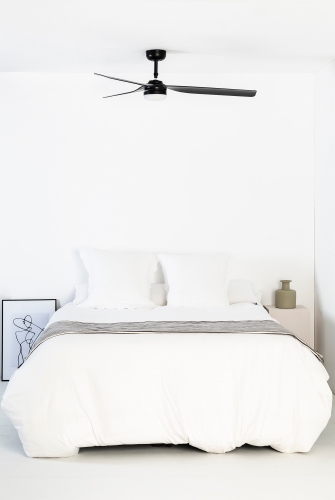 Черный вентилятор с освещением Punt M LED DC