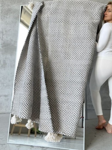 плед - покрывало с помпонами Blanket black & white