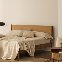 Кровать Elan из шпона и массива ореха со шнуром 180 x 200