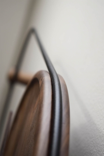 Часы Nomon ESLABON (основание - металл в черной отделке+орех/стрелки - орех). D=30см, H=68см