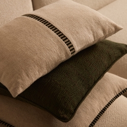 Ardit Чехол для подушки бежевого цвета с зеленой вышитой полосой 30 x 50