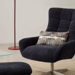 Чехол на подушку Log с разноцветной графической вышивкой 30 х 50