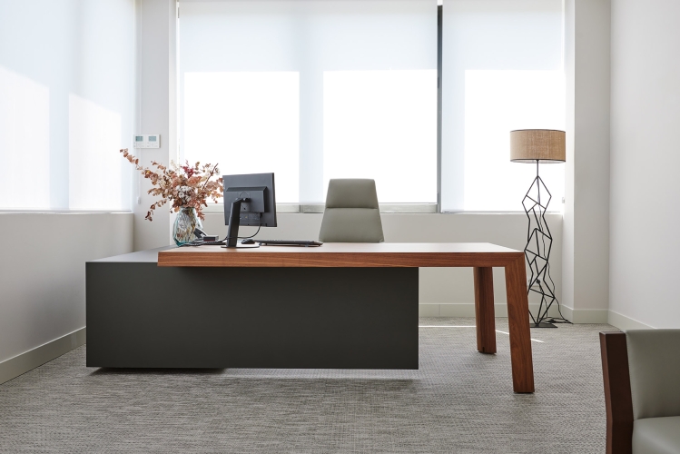 Стол руководителя Tola T012