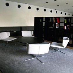 Кресло Wrapp поворотное