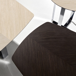 Журнальный столик Wind - дубовый шпон,отделка песочная