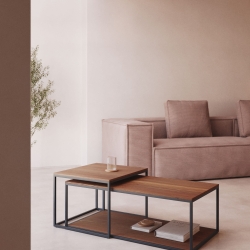 Yoana Набор из 2 столиков из орехового шпона и черного металла