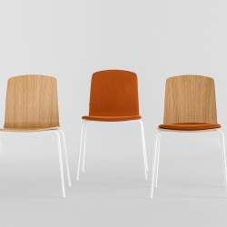 Стул офисный Ann деревянный на 4-х ножках с подлокотниками