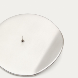 Подсвечник Quira из серебристого алюминия