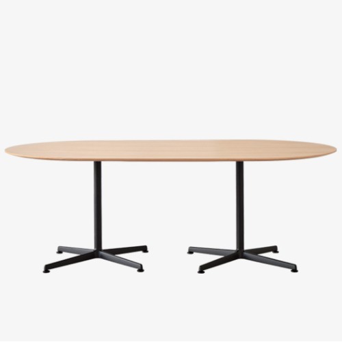 Обеденный стол Elix высотой 75 см с овальной столешницей из дуба и двумя основаниями