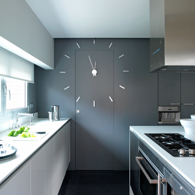 Часы на кухню в квартире