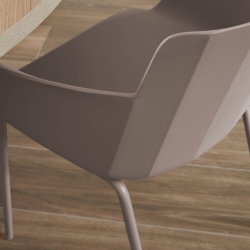 Hannia коричневый стул с подлокотниками