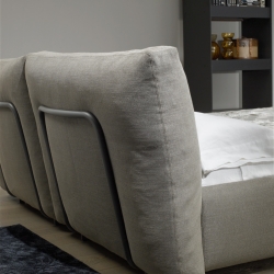 Кровать с изголовьем Form 210*240