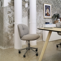 Стул Mullit на колесиках