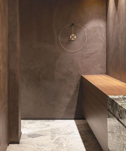 Часы Nomon Micro Anda Gold,  (основание - латунь/стрелки - орех/центр-латунь). D=40см, H=50см