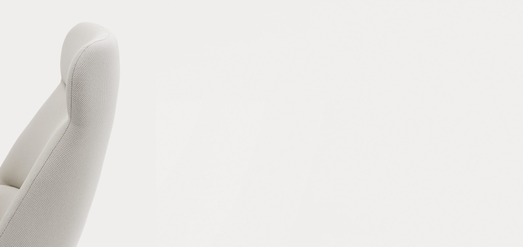 Кресло высокое Dins кремовое с каркасом из натурального бука