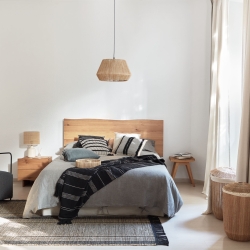 Сервировочная доска Romina из массива акации семиугольная