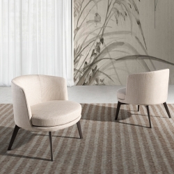 Кресло 5108/A221 из кремовой ткани