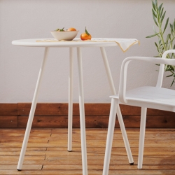 Montjoi Круглый уличный стол из стали с белой отделкой Ø 70 см