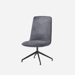 Офисное кресло без подлокотников Kori со средней спинкой и алюминиевым основанием