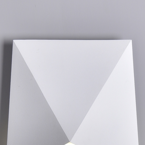 Настенный уличный светильник MANTRA TRIAX  6526