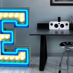 Напольный светильник LETTER E GRAPHIC